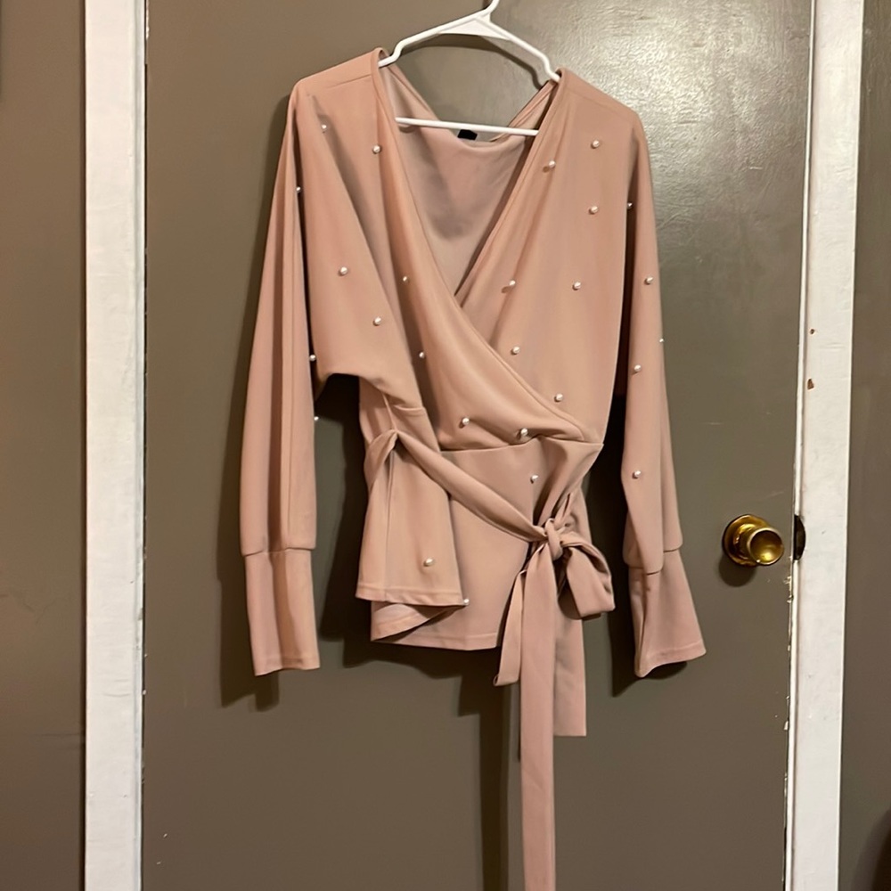 Blouse with pearls